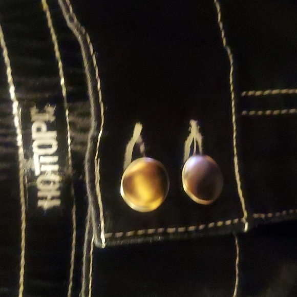 Shorts - Picture 2 of 4